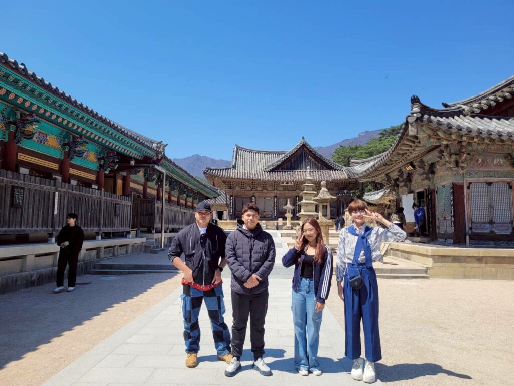 LINE_ALBUM_Busan Trip_260421_2